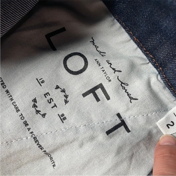 Loft Dark Denim A-line Mini Skirt Zipper Pockets Size 2 - Picture 4 of 7